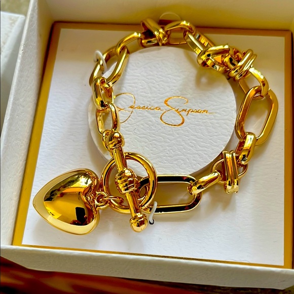Jessica Simpson Gold Link Bracelet with Heart Charm - Picture 1 of 4